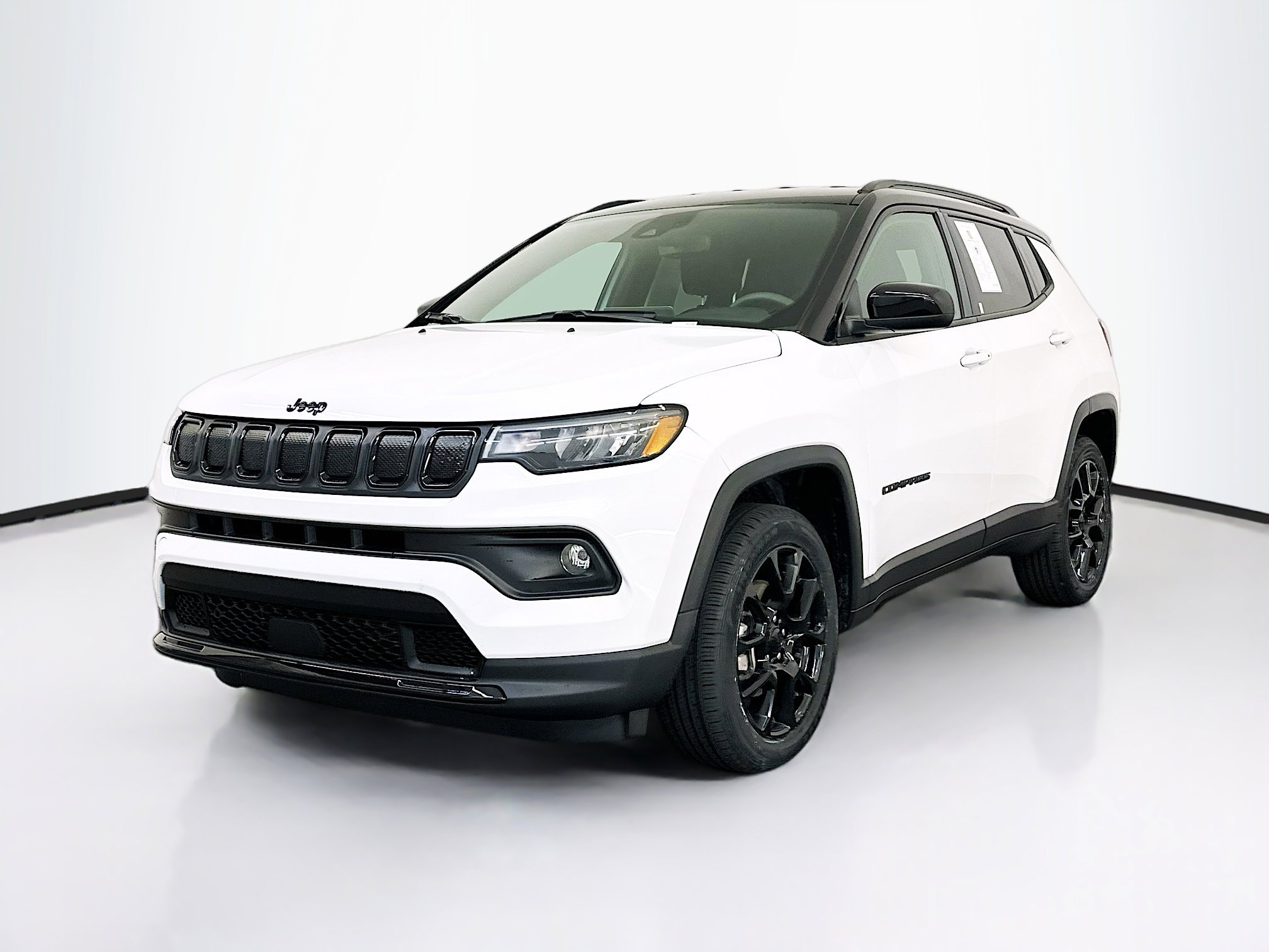 Used 2022 Jeep Compass Altitude image 3