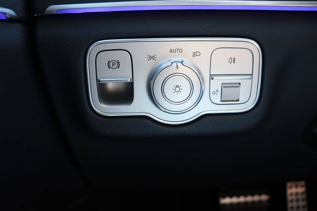 Used 2025 Mercedes-Benz GLS 450 4MATIC image 31