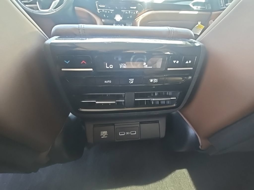 Used 2024 Acura MDX w/ Technology Package FWD image 34