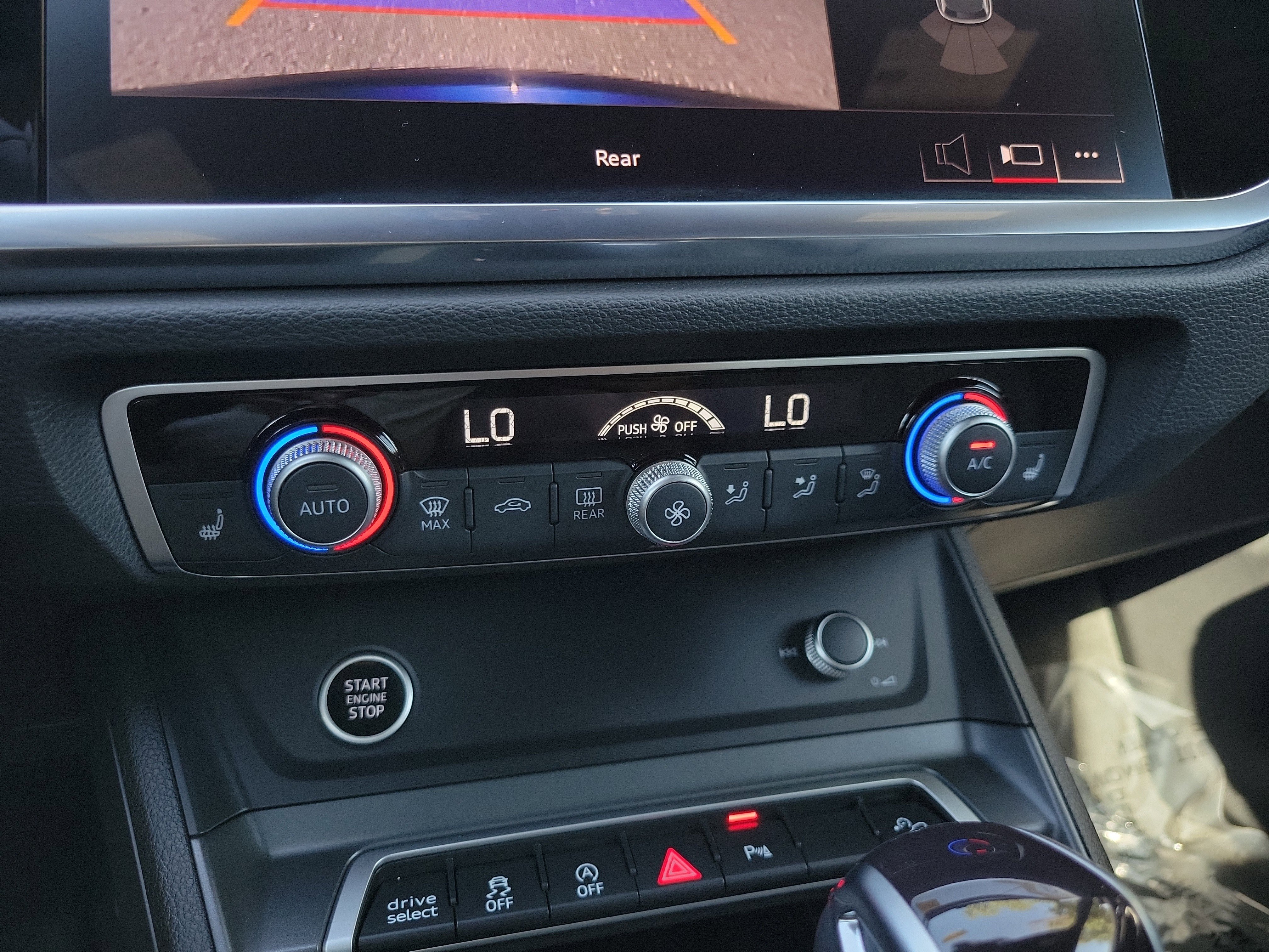 Used 2025 Audi Q3 2.0T Premium w/ Convenience Package image 27