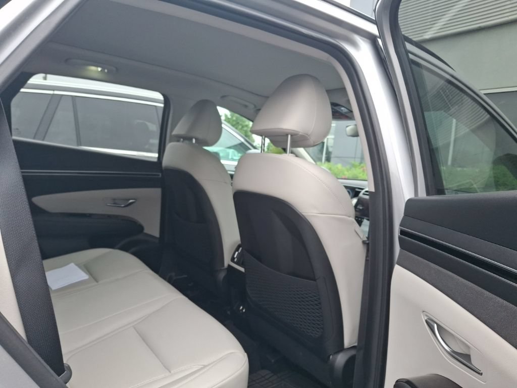 Used 2023 Hyundai Tucson Limited AWD/4WD image 4
