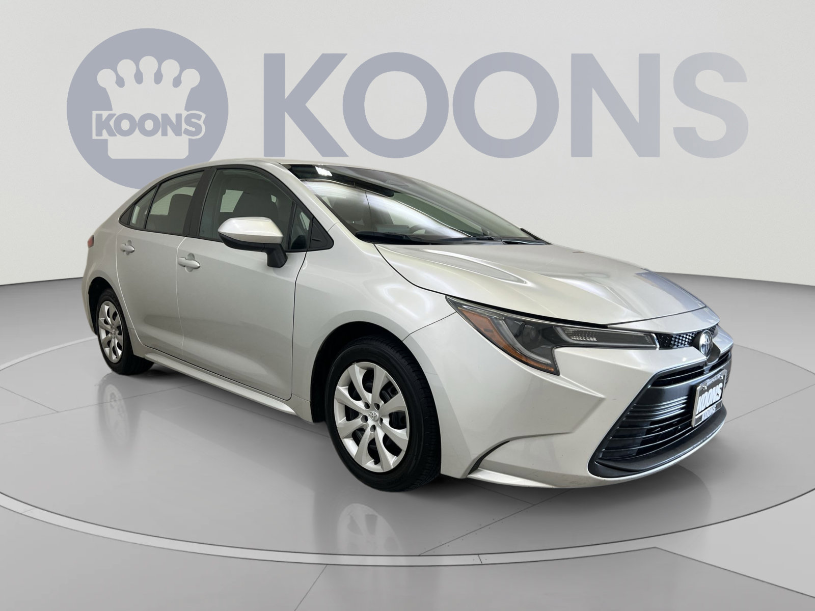 Used 2024 Toyota Corolla LE FWD image 2
