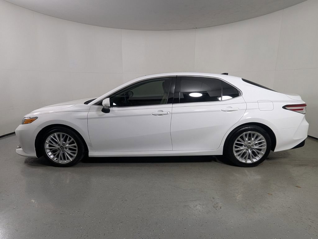 Used 2020 Toyota Camry XLE image 4