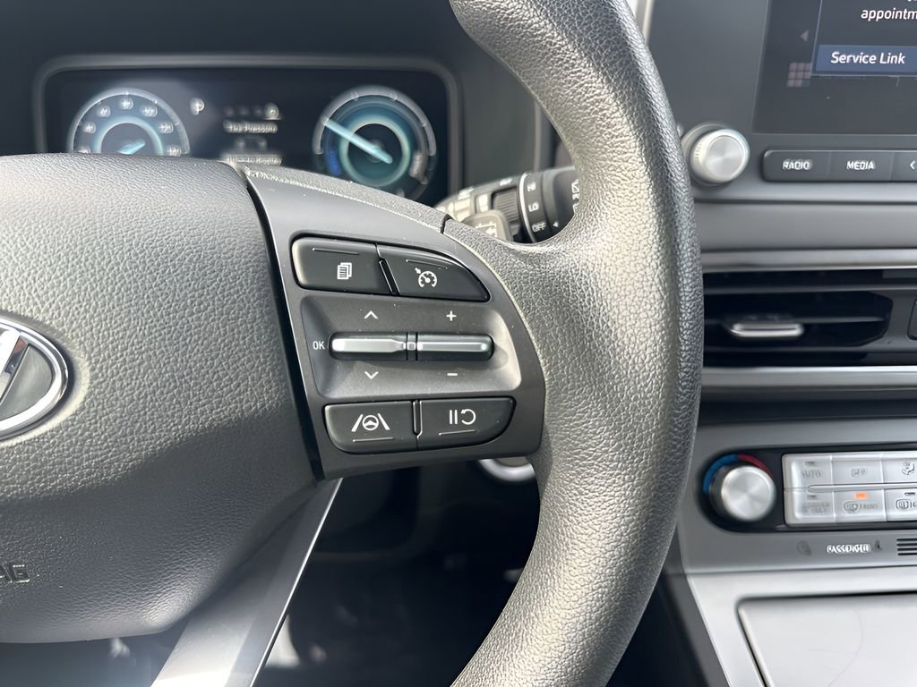 Used 2023 Hyundai Kona SE image 15