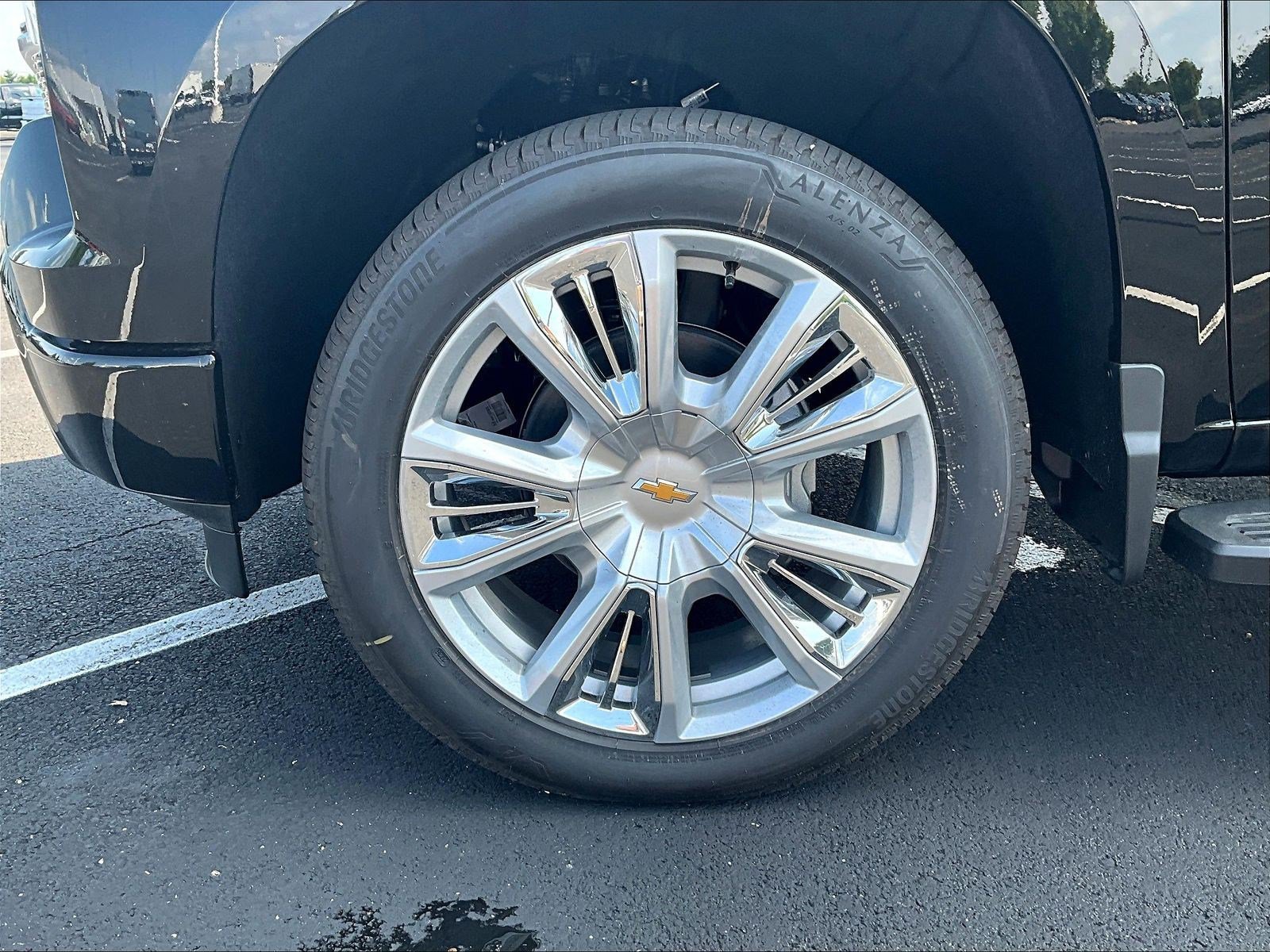 New 2026 Chevrolet Silverado 1500 High Country w/ High Country Premium Package AWD/4WD image 23