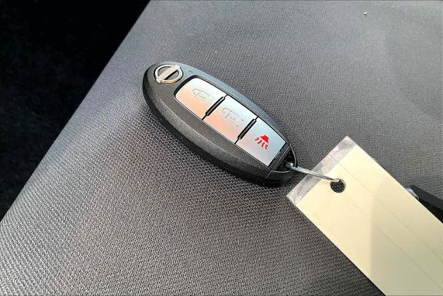 Certified 2025 Nissan Frontier S image 14