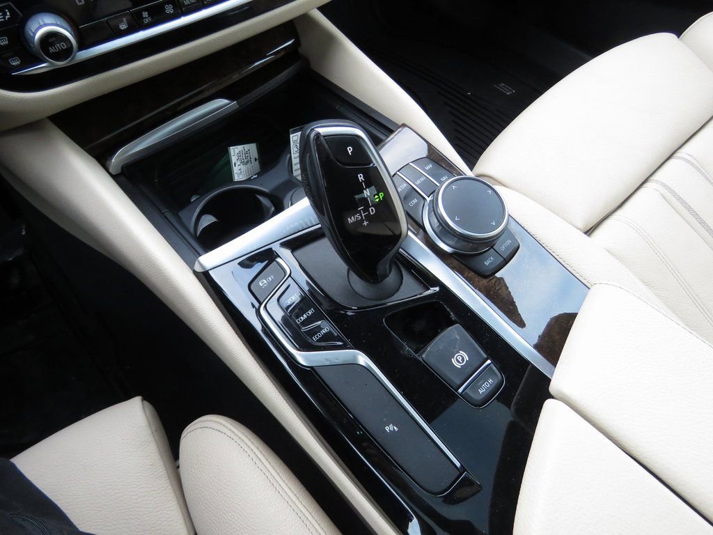 Used 2020 BMW 530i xDrive w/ Convenience Package image 23