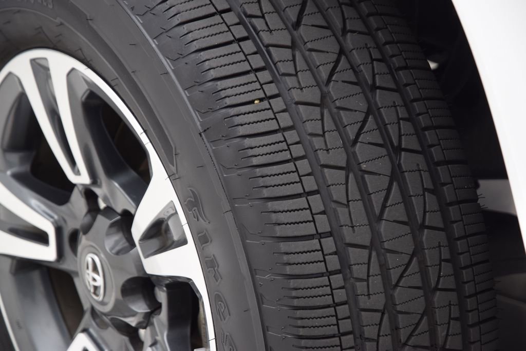 Used 2019 Toyota Tacoma TRD Sport w/ Technology Package AWD/4WD image 29