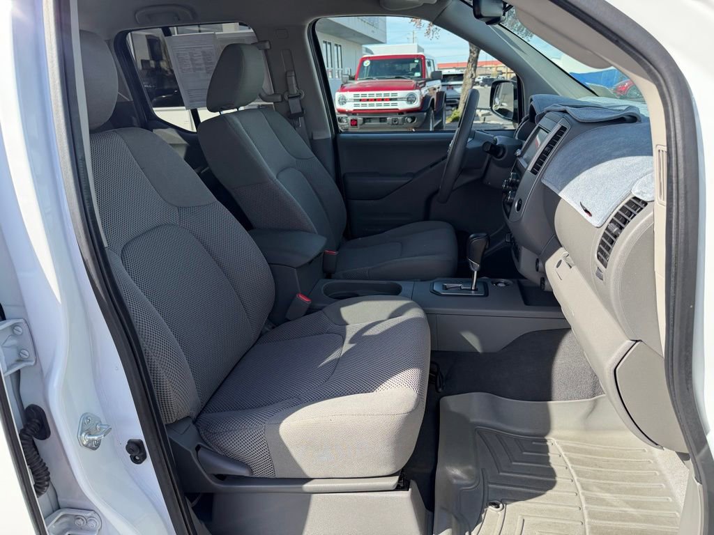 Used 2021 Nissan Frontier SV w/ Midnight Edition Floor Mats image 33