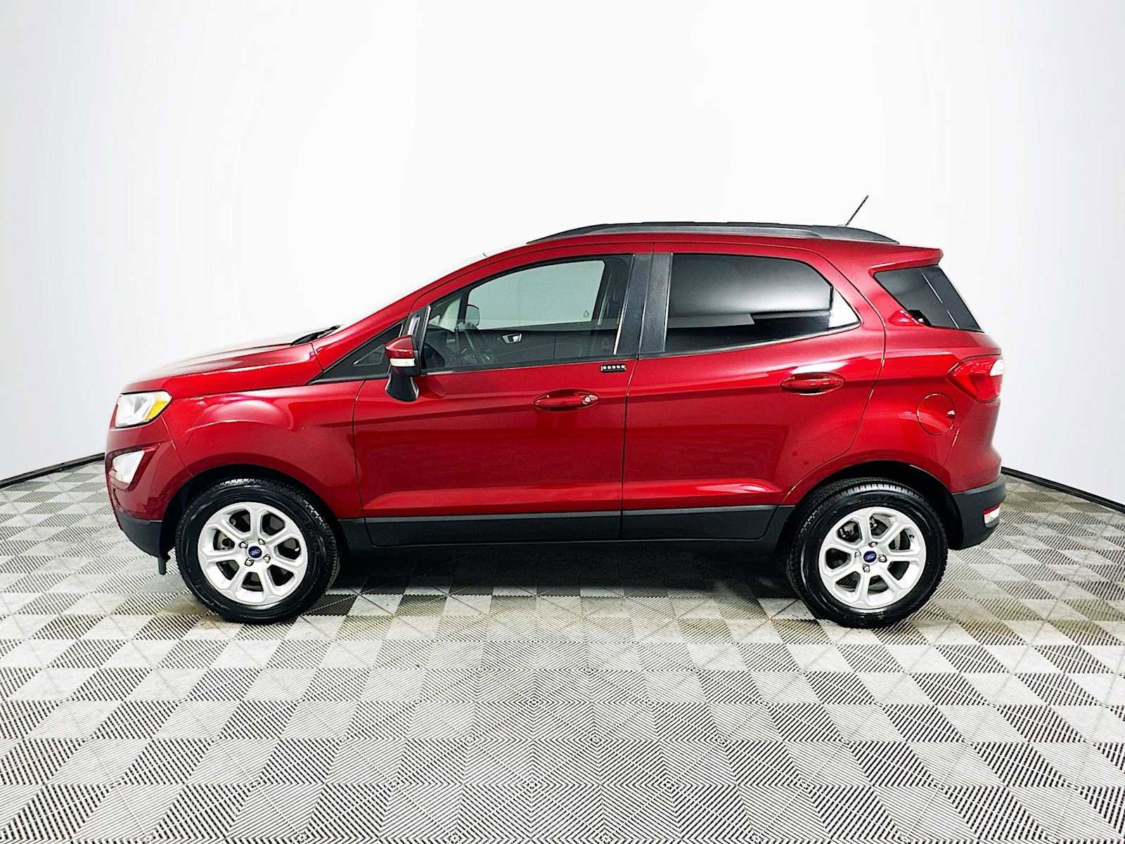 Used 2019 Ford EcoSport SE w/ SE Convenience Package image 4