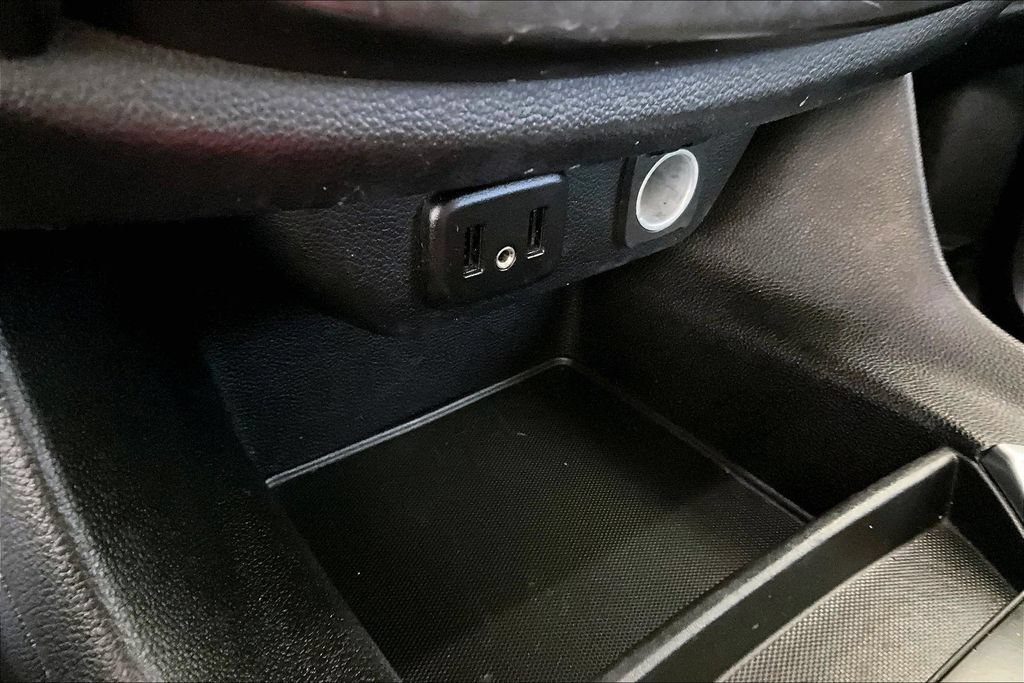 Used 2019 Chevrolet Traverse LT FWD image 32