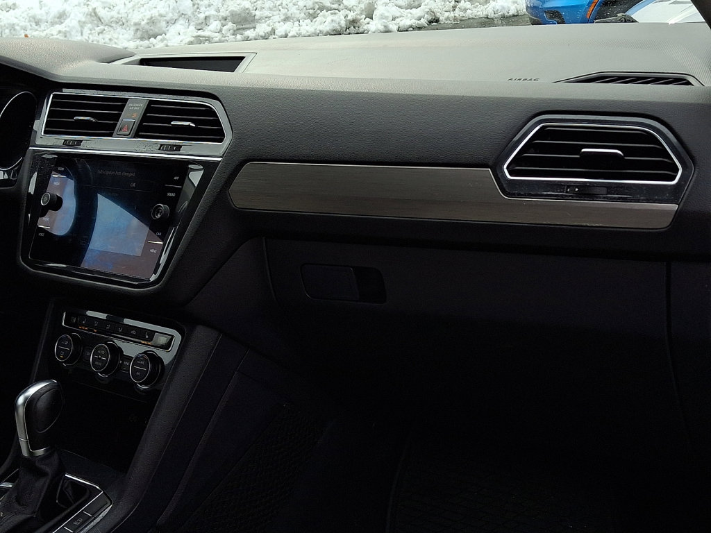 Used 2018 Volkswagen Tiguan SE w/ Front Fog Lights Package image 8