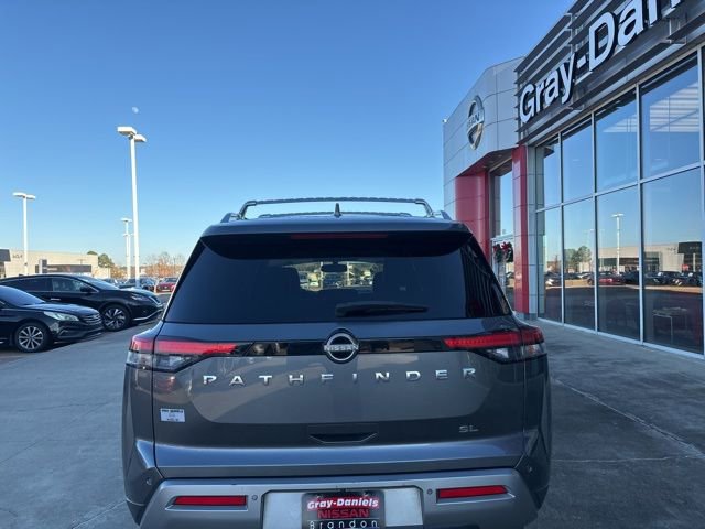 Used 2022 Nissan Pathfinder SL image 3