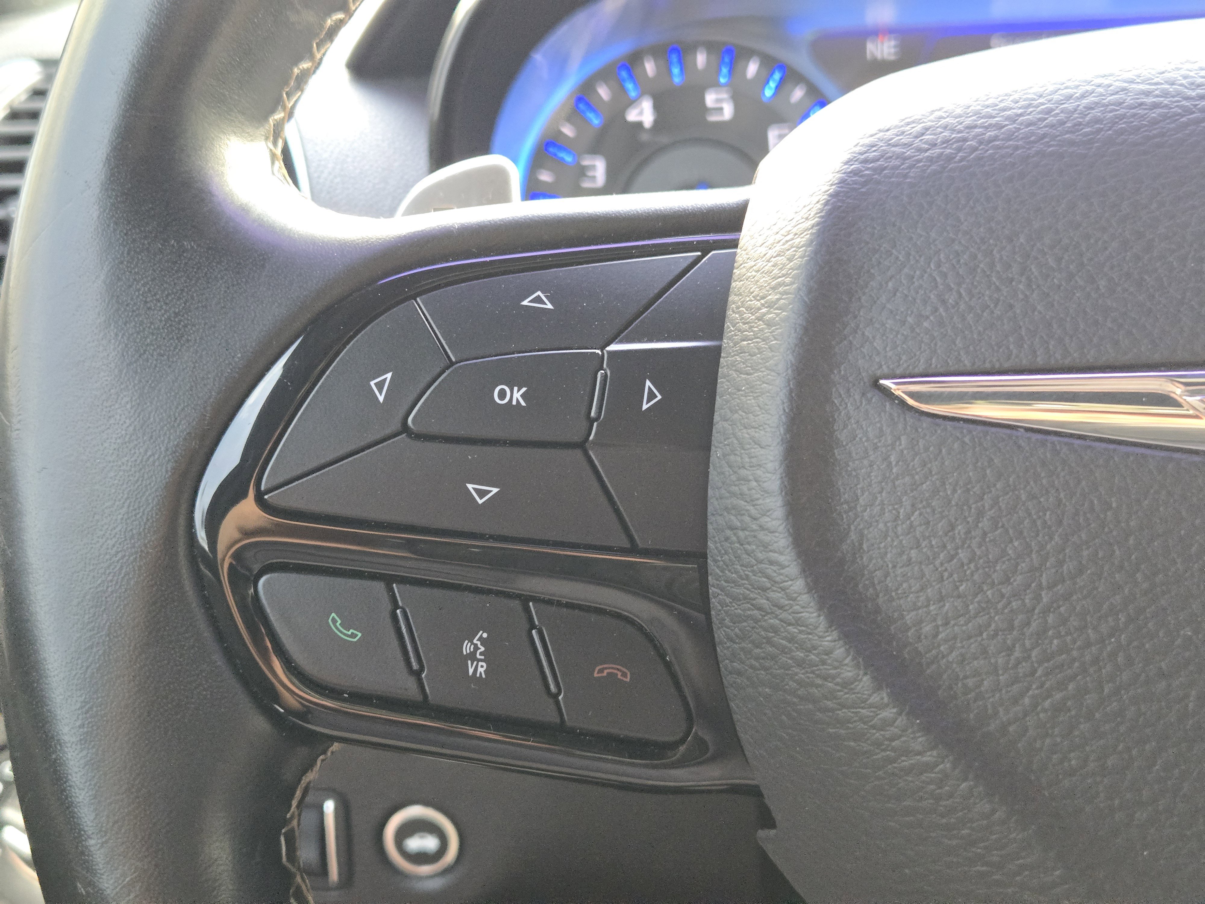 Used 2019 Chrysler 300 S image 27