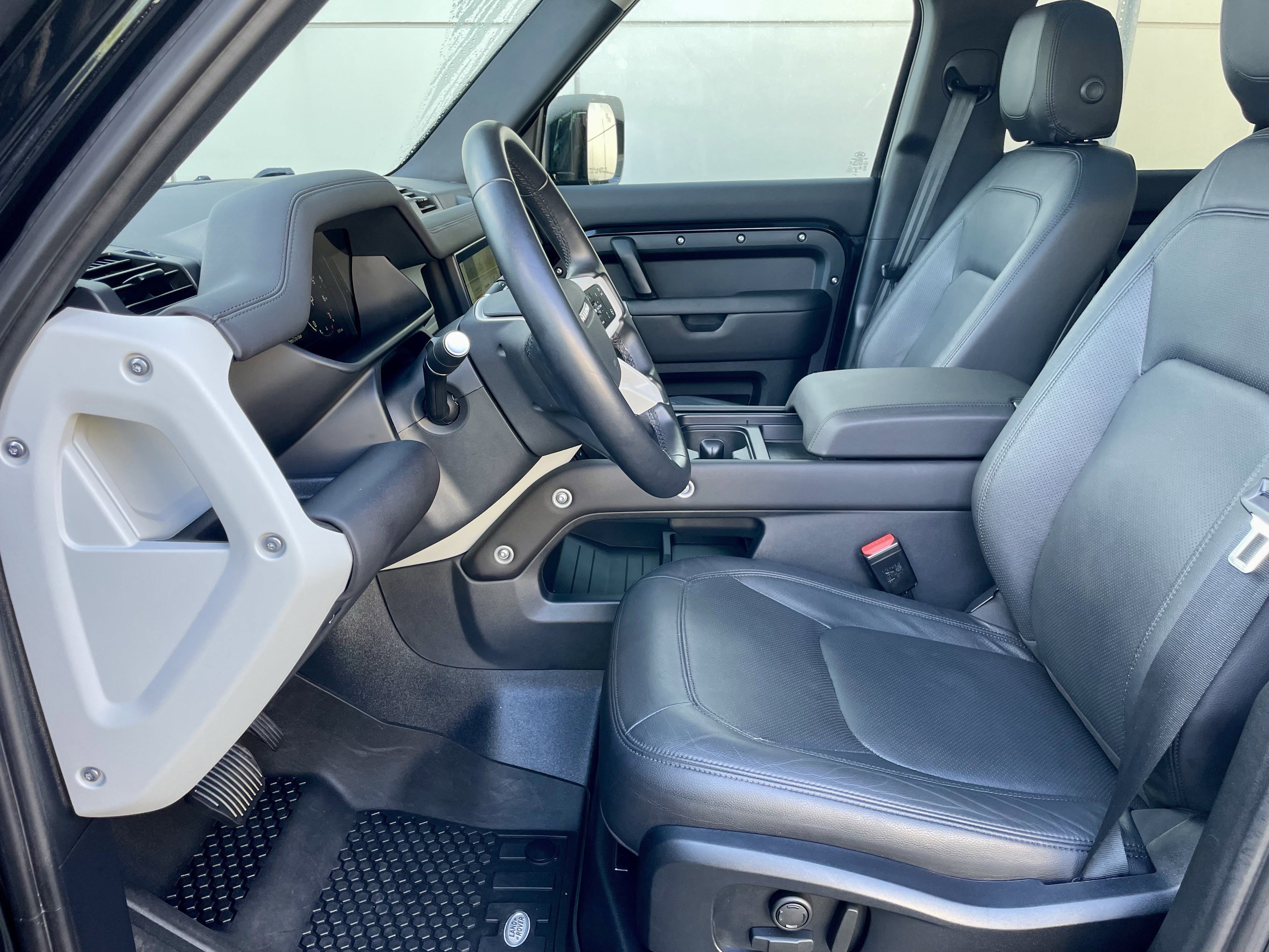 Used 2024 Land Rover Defender 110 S image 14