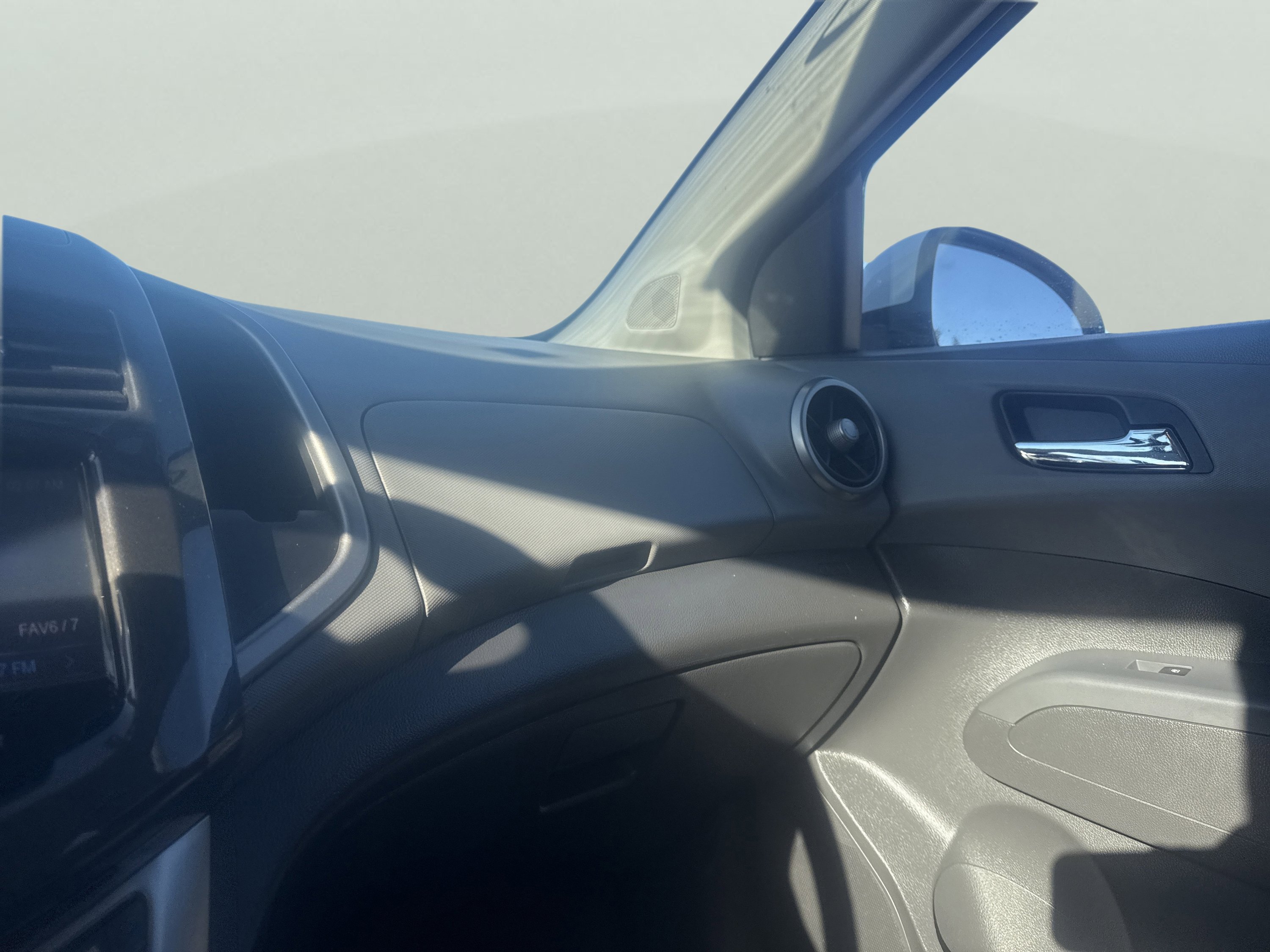 Used 2015 Chevrolet Sonic LTZ image 18