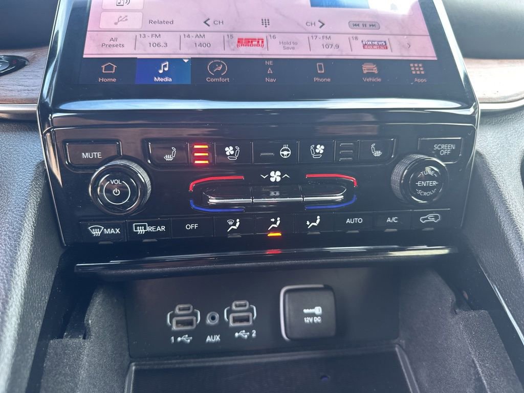 Used 2022 Jeep Grand Cherokee L Summit w/ Luxury Tech Group V image 21