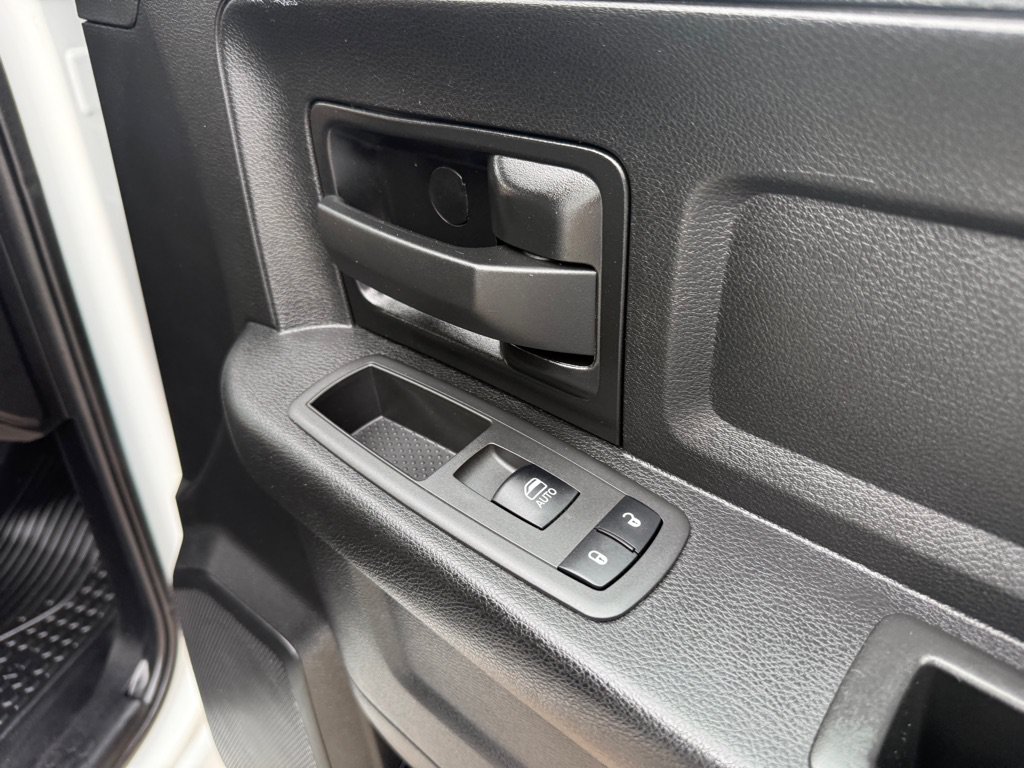 Used 2022 RAM 3500 Tradesman w/ Chrome Appearance Group AWD/4WD image 24