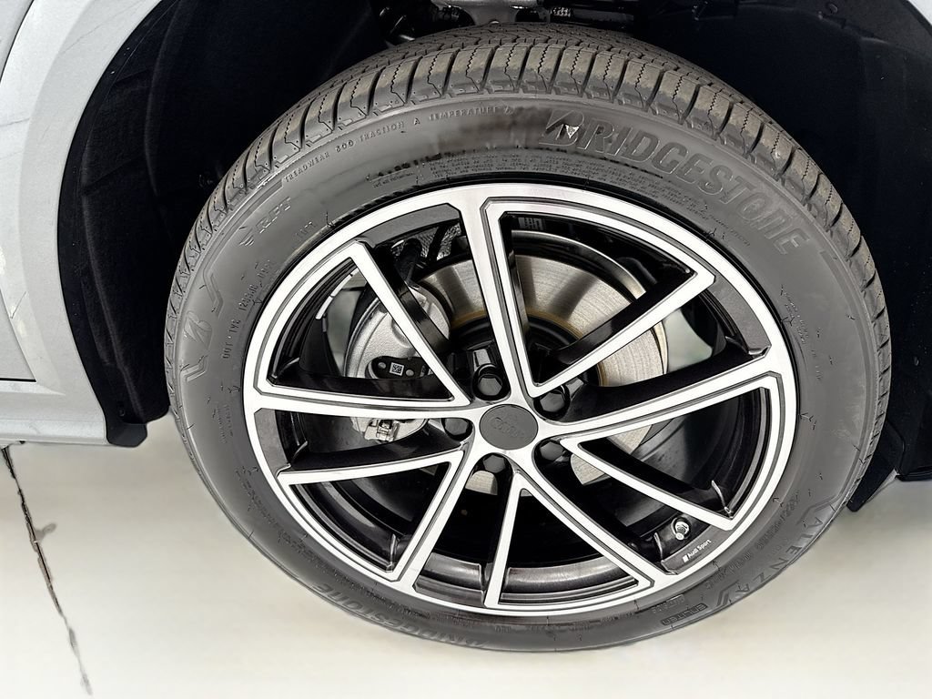 Used 2026 Audi Q5 Premium Plus AWD/4WD image 32