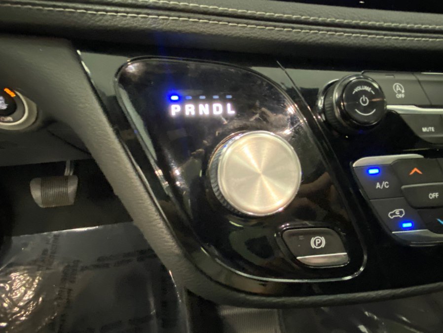 Used 2018 Chrysler Pacifica Limited w/ S Appearance Package FWD image 31