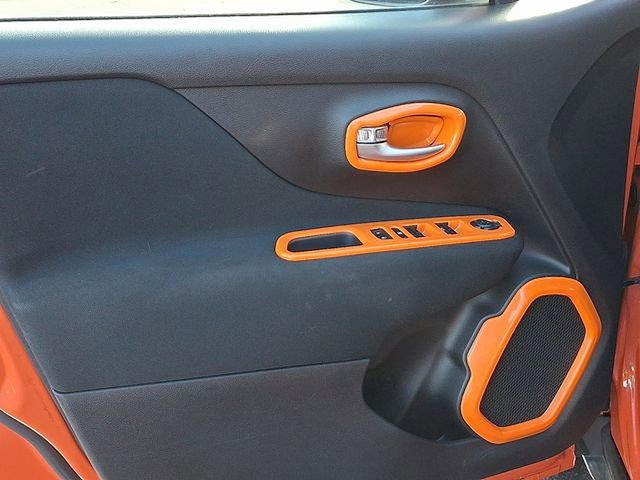 Used 2020 Jeep Renegade Latitude image 12