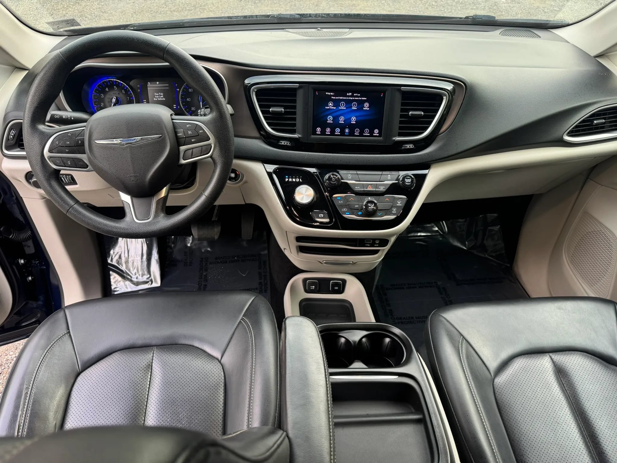 Used 2020 Chrysler Voyager Lxi FWD image 24