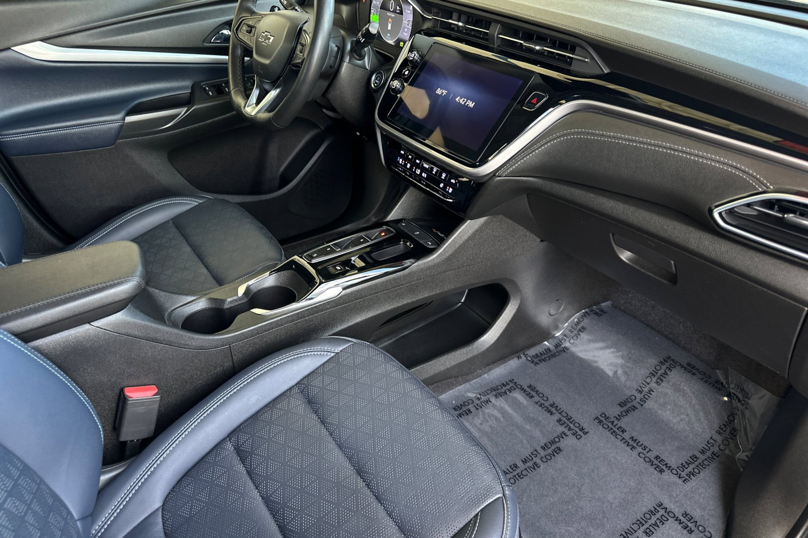 Certified 2022 Chevrolet Bolt EUV LT w/ Convenience Package image 20