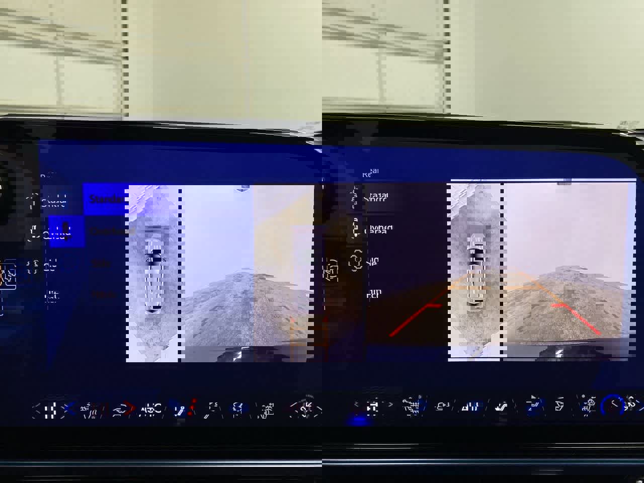 Used 2025 Chevrolet Equinox EV LT w/ Convenience Package image 24