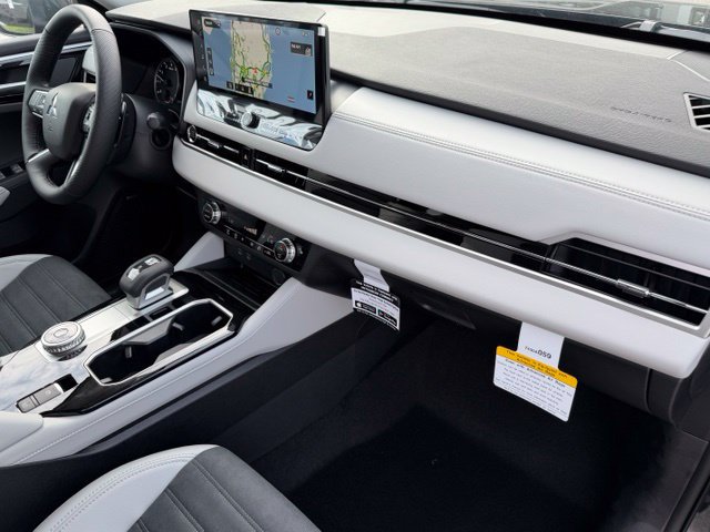 New 2026 Mitsubishi Outlander SE FWD image 11