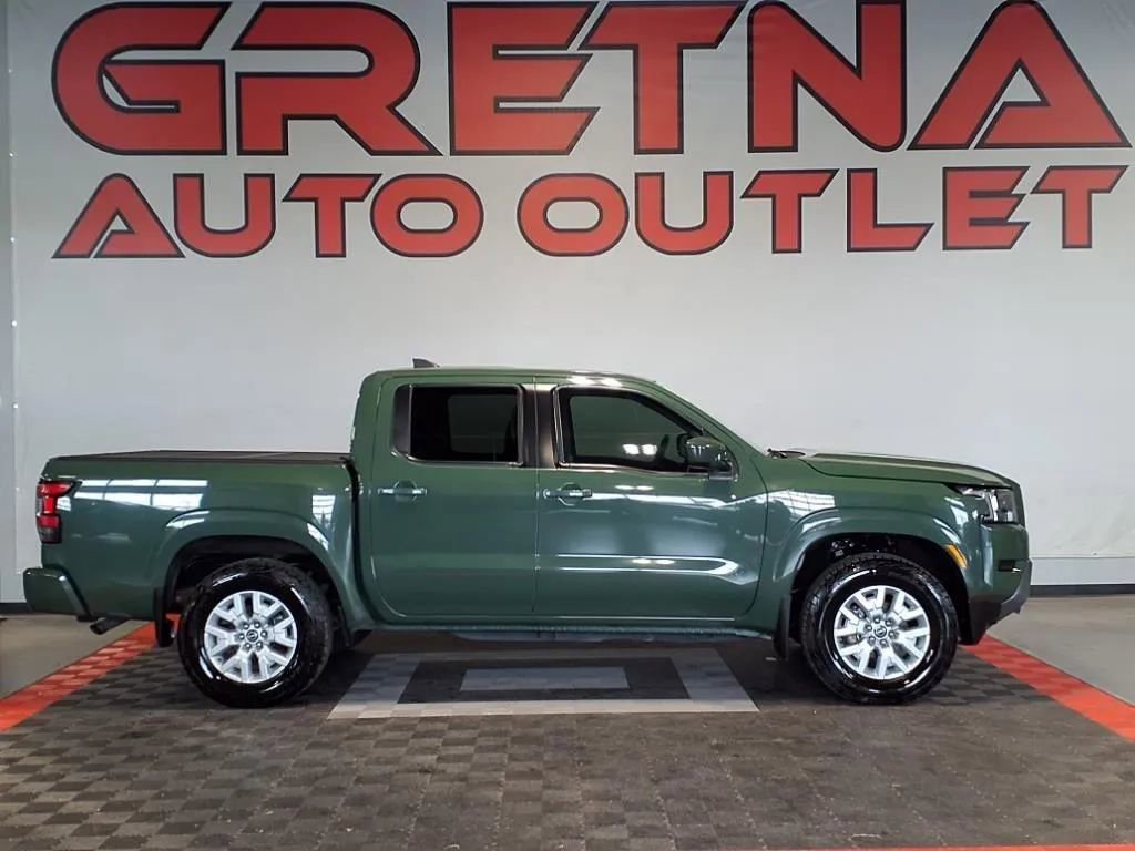 Used 2022 Nissan Frontier SV w/ Technology Package AWD/4WD image 1