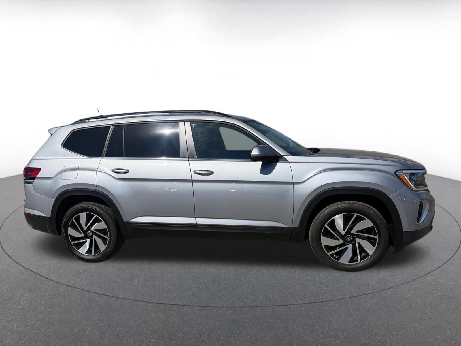 Used 2026 Volkswagen Atlas SE FWD image 14