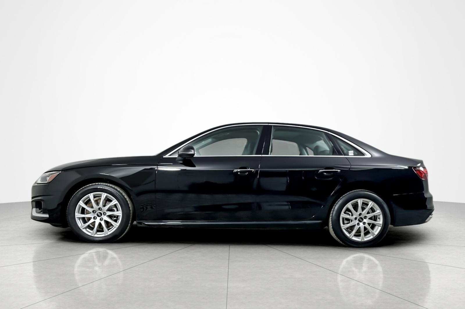 Used 2024 Audi A4 2.0T Premium w/ Convenience Package image 2