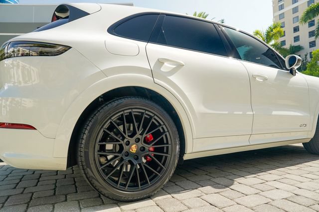 Used 2022 Porsche Cayenne GTS AWD/4WD image 30