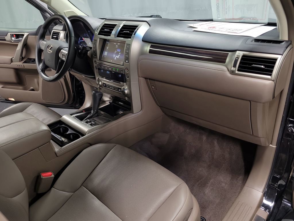 Used 2019 Lexus GX 460 image 25