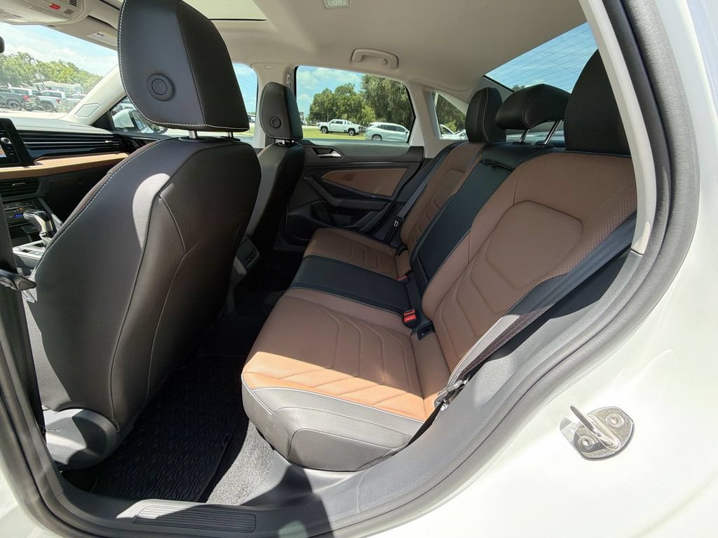 Used 2025 Volkswagen Jetta SEL FWD image 15