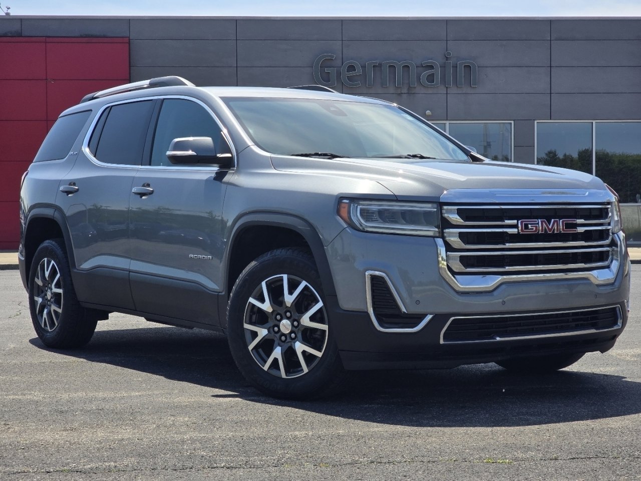 Used 2021 GMC Acadia SLE w/ Driver Convenience Package FWD image 2