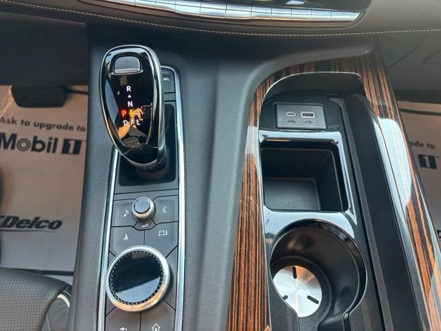 Certified 2024 Cadillac Escalade ESV Premium Luxury w/ Performance Package AWD/4WD image 14