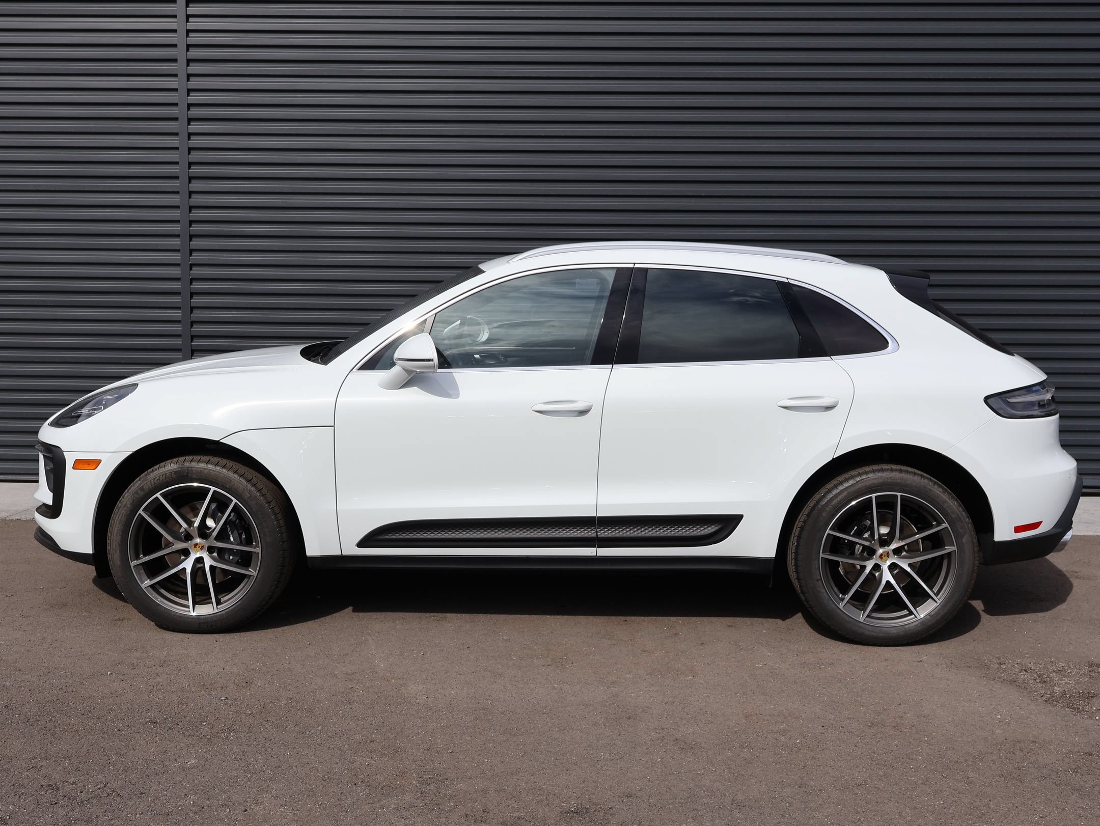 New 2026 Porsche Macan AWD/4WD image 2