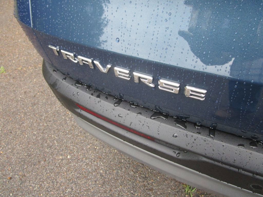 New 2026 Chevrolet Traverse LT FWD image 9