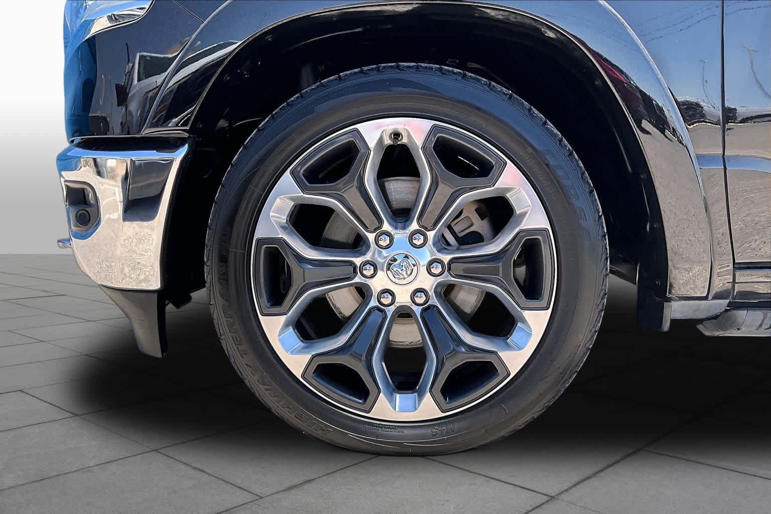 Used 2019 RAM 1500 Limited RWD image 10