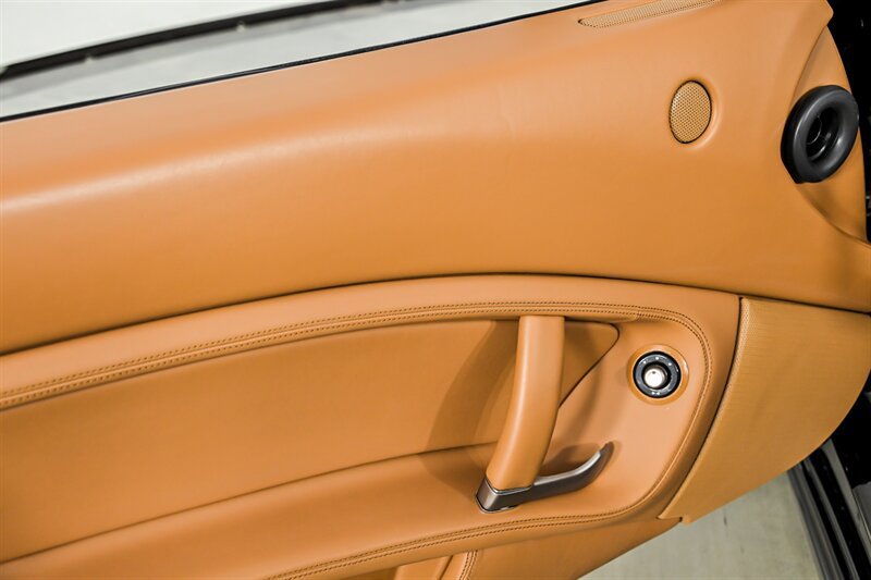 Used 2010 Ferrari California RWD image 15
