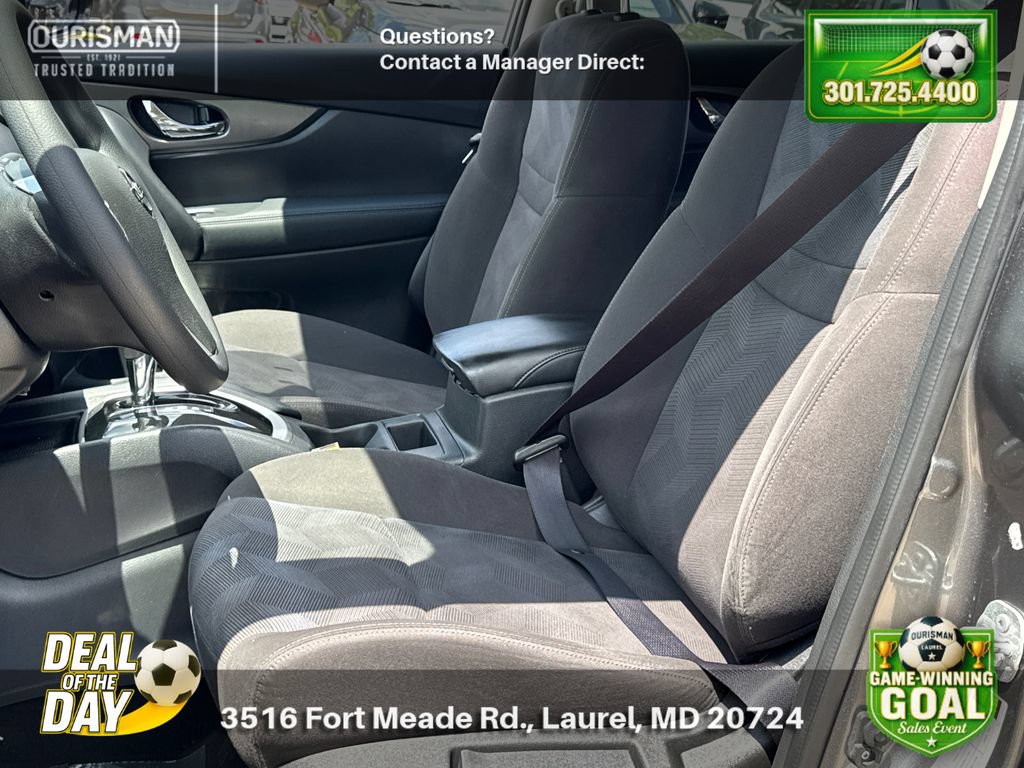 Used 2016 Nissan Rogue S w/ Appearance Package AWD/4WD image 6