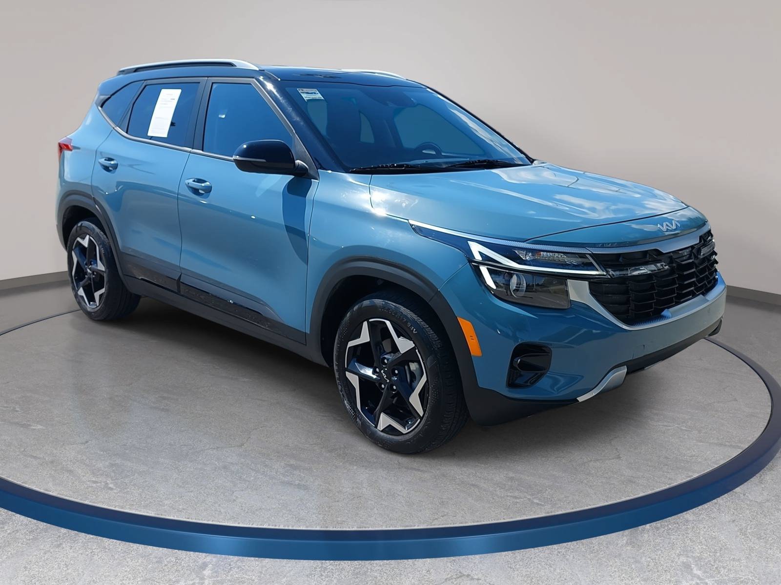 Used 2025 Kia Seltos S FWD image 3