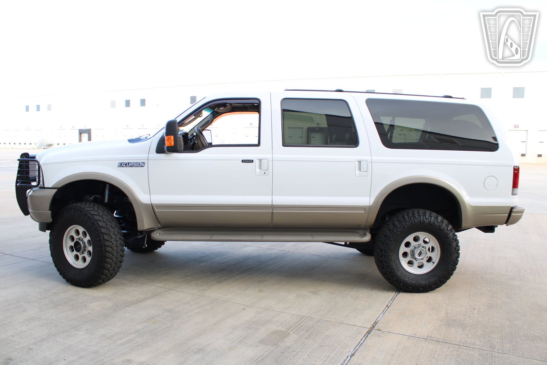 Used 2004 Ford Excursion Eddie Bauer image 3
