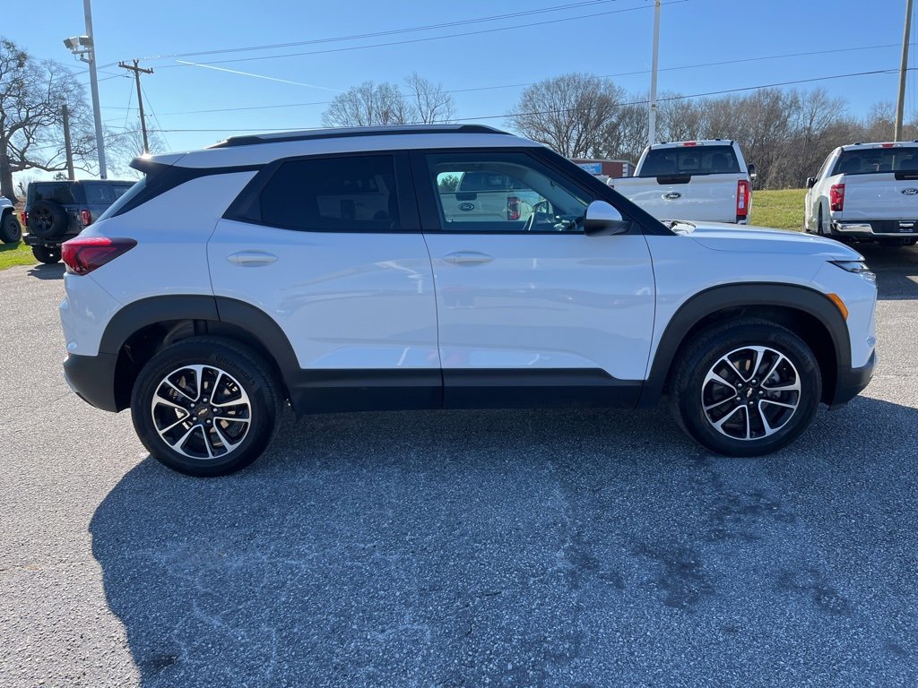 Used 2025 Chevrolet TrailBlazer LT image 4