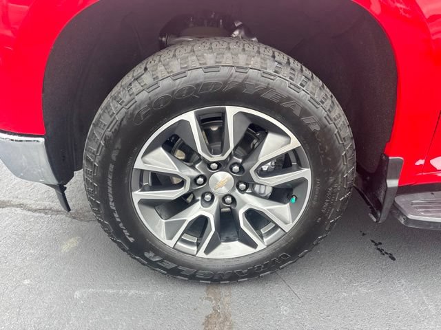 Used 2022 Chevrolet Silverado 1500 LT AWD/4WD image 23