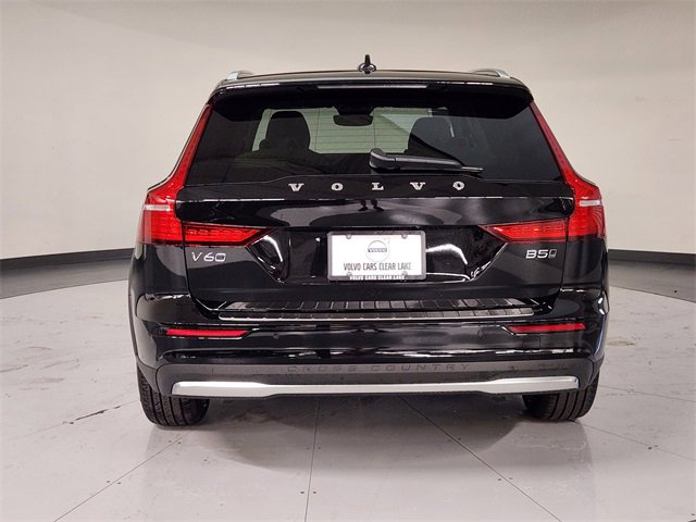 New 2026 Volvo V60 B5 Cross Country Plus w/ Protection Package Premier image 10