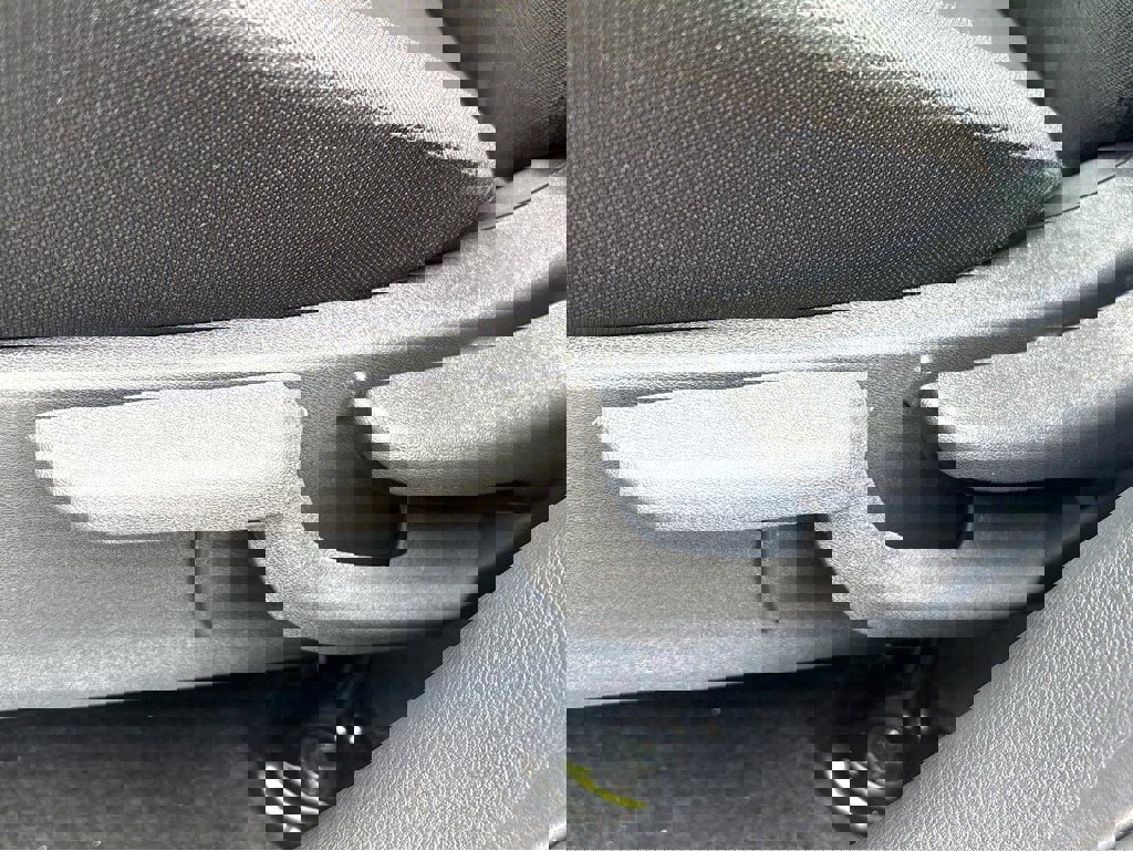 New 2025 Nissan Kicks Play S image 26