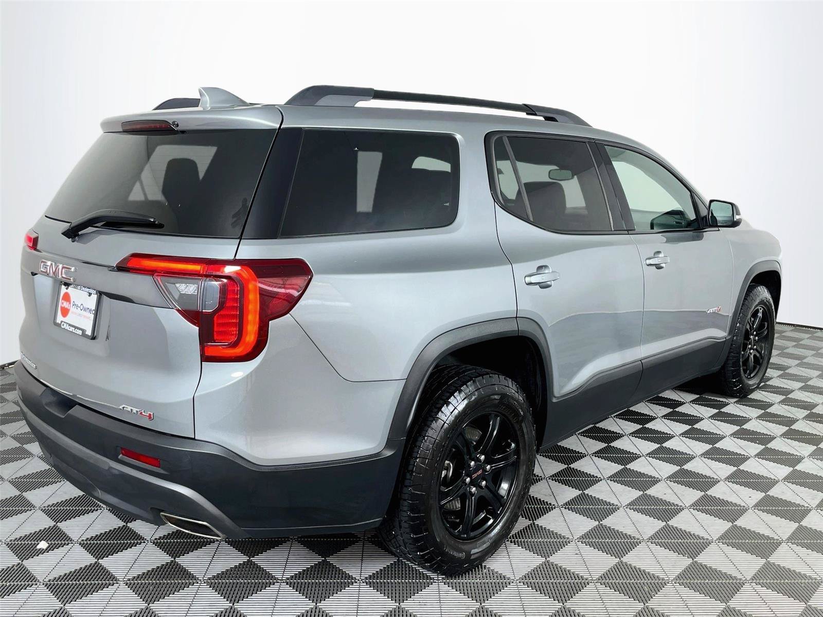 Used 2023 GMC Acadia AT4 w/ Technology Package AWD/4WD image 9