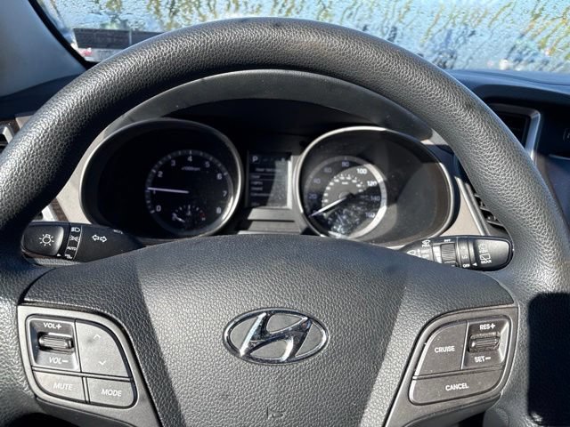 Used 2017 Hyundai Santa Fe SE AWD/4WD image 18